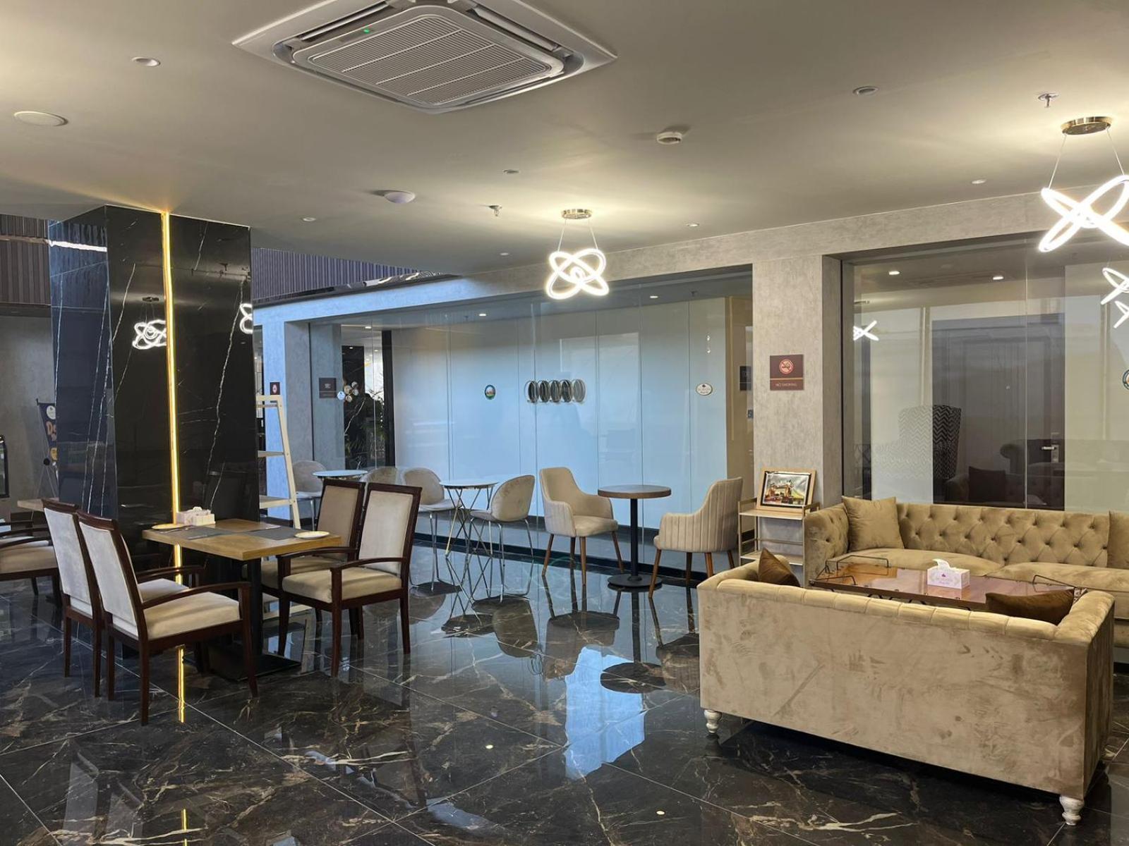Hotel Jacaranda Heights Islamabad Exterior foto